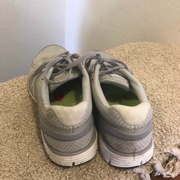 Nike shoes - Picture 4 of 5